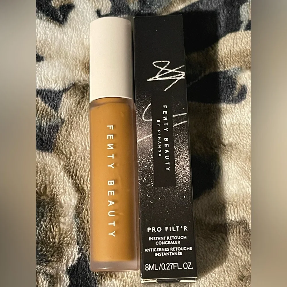 Fenty 390 Pro Filt’r Instant Retouch Concealer